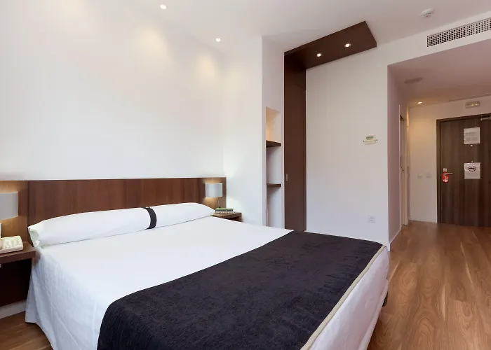 Olympia Universidades 3*