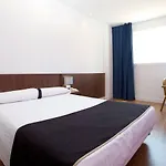 Отель Olympia Universidades Валенсия