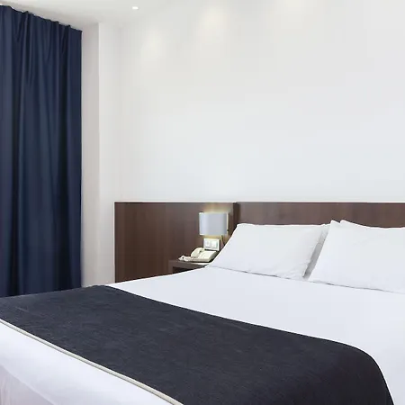 Hotel Olympia Universidades 3*