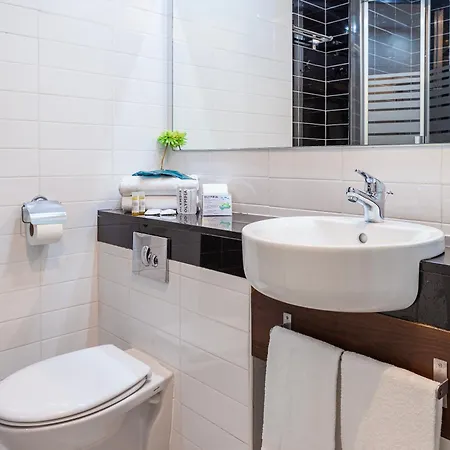 Olympia Universidades Otel 3*